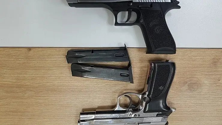 'Şüpheli şahıslardan silah çıktı'