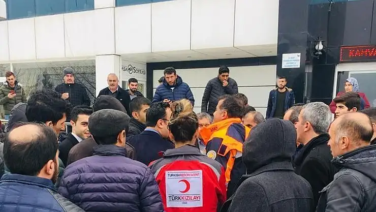 'Elazığ´da ulaşıma kapanan Bingöl ve Diyarbakır yolu açıldı'