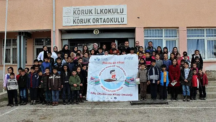 'Üniversite öğrencileri 3 bin kitap topladı, köy okuluna bağışladı'
