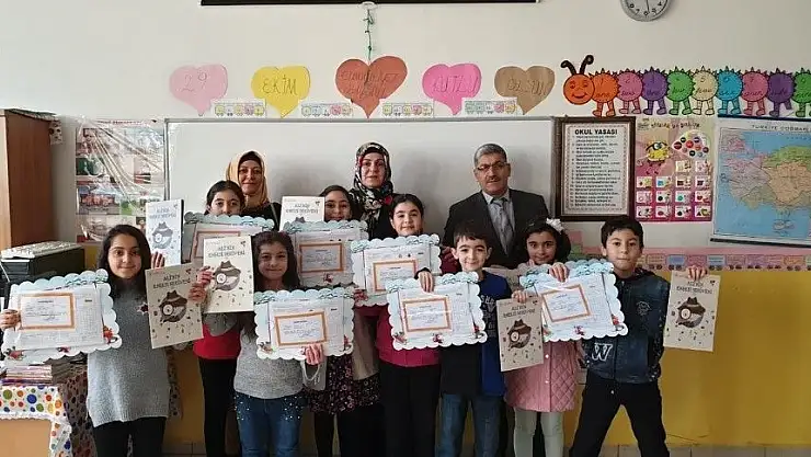 'AKEDAŞ Elektrik Dağıtım A.Ş. öğrencilere ´Ali´nin Enerji Serüveni 2´ dergisi dağıttı'