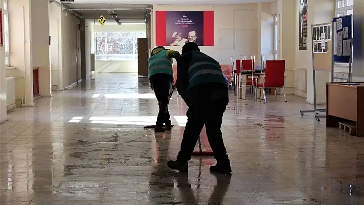 'Yükümlüler, öğrenciler için okullarda çalışmaya başladı'