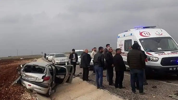 'Park halindeki otomobile çarptı: 6 Yaralı'
