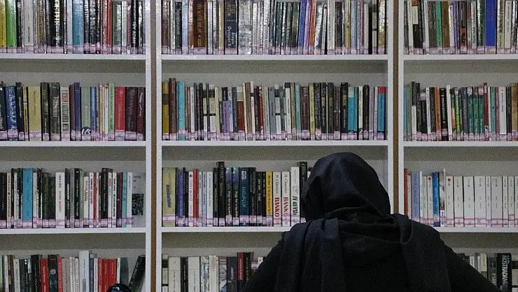 'Kütüphanede kitap okuma analizi'