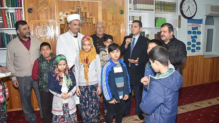 'Sabah Namazına gelen çocuklar ödüllendirildi'