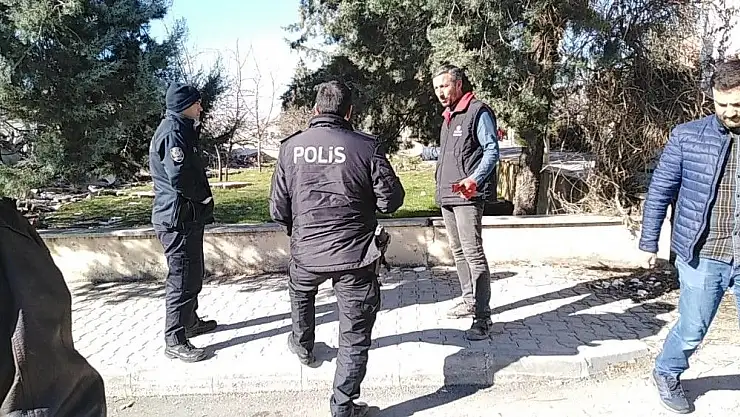 'Yıkım esnasında demir çalmak isteyen çocuklar polisi görünce kaçtı'