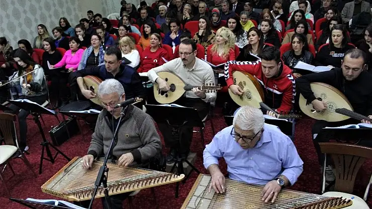 'Esnafından doktoruna 180 kişilik ´Gönüllü Korosu´'