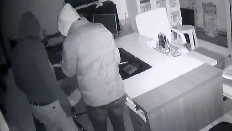 'Girdikleri marketin çelik kasasını patlattılar'