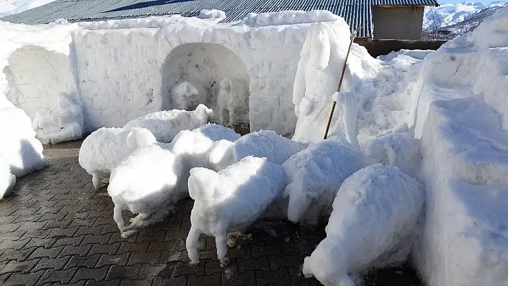 'Kardan koyun sürüsü ve çoban yaptı'