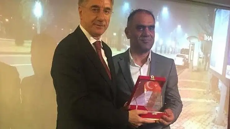 'Cüzdan bulup, sahibine teslim etmişti, ödüle layık görüldü'