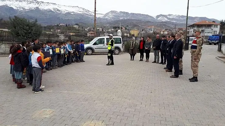 'Gerger ilçesinde `Öncelik Hayatın Öncelik Yayanın´ projesi tanıtıldı'