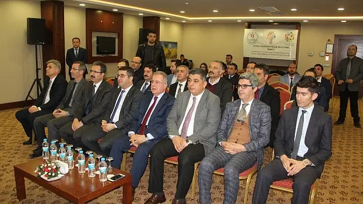'Öğrencilere robotik kodlama eğitimi veriliyor'