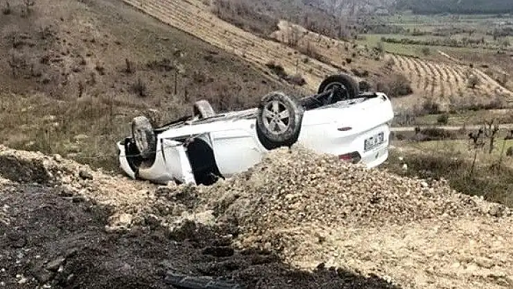 'Otomobil şarampole yuvarlandı'