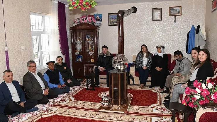 'Vali Aykut Pekmez şehit ailesini ziyaret etti'