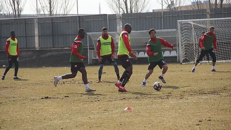 'Elazığspor´un yeni teknik direktörü şehre geldi'