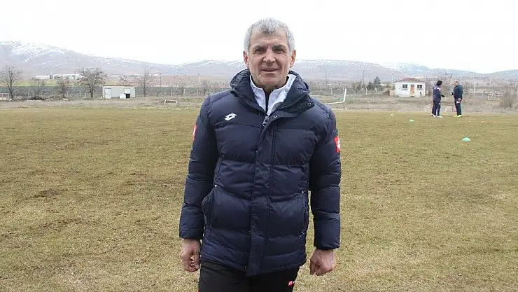 'Elazığspor´un yeni hocası Erhan Altın ilk idmanına çıktı'