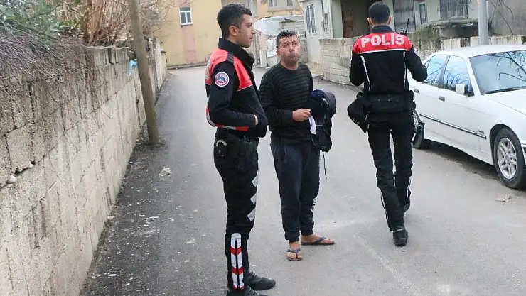 'Kardeşini döverek evden attı'