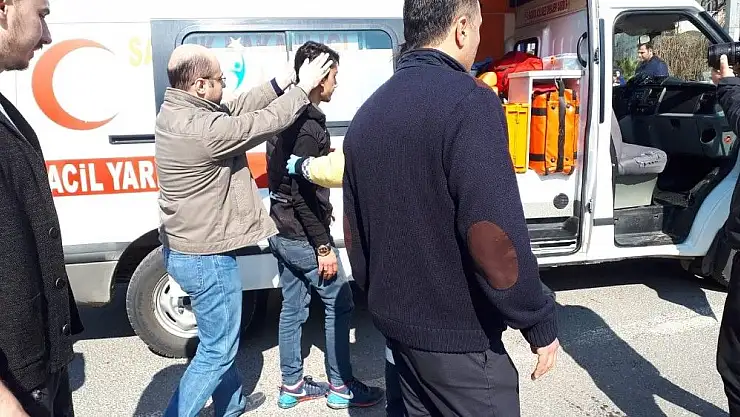 'Otomobil ile motosiklet çarpıştı: 1 Yaralı'