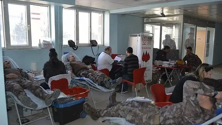 'Polisler kan bağışında bulundu'