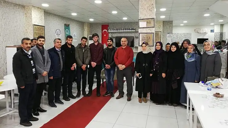 'Mevlidi Nebi Yarışmasında dereceye giren öğrencilere ödül'