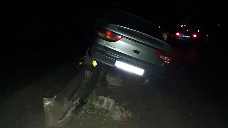 'Kahramanmaraş´ta otomobil refüje çarptı: 4 yaralı'