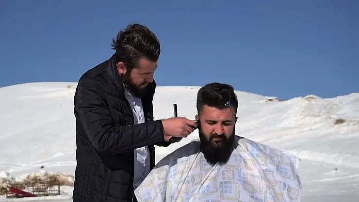 'Karlı dağın zirvesinde saç ve sakal tıraşı'