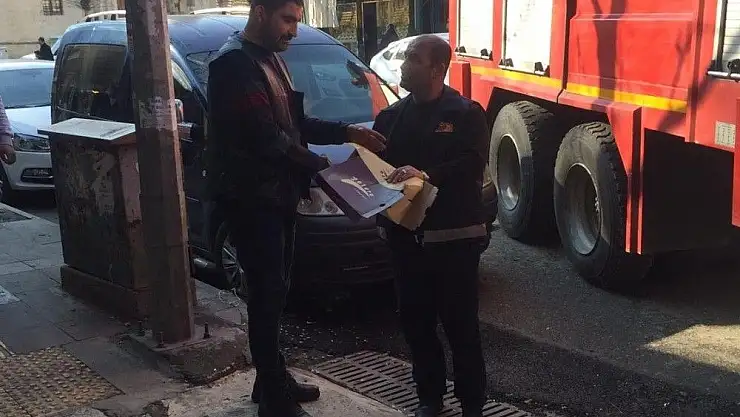 'Esnafın dikkati yavru kuşu ölümden kurtardı'