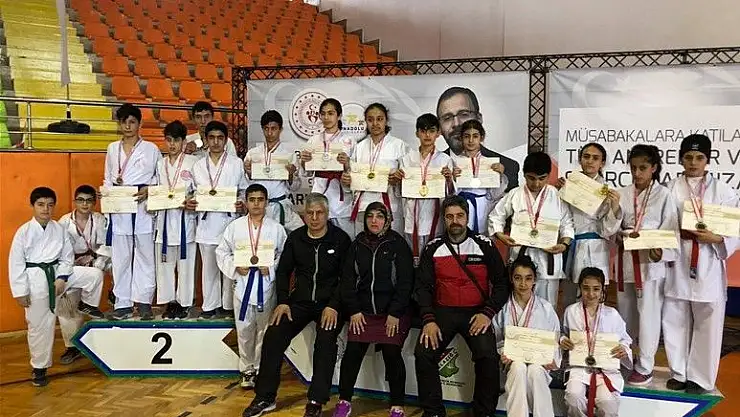 'Malatya karatede hem erkeklerde hem de kızlarda birinci'