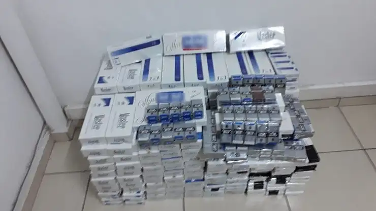 'Jandarmanın durdurduğu araçtan kaçak sigara çıktı'