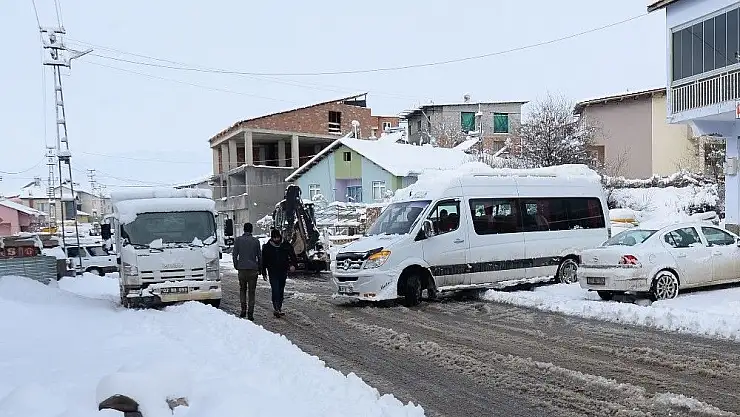 'Çelikhan´da kar yağışı ulaşımda zorluk yaşattı'