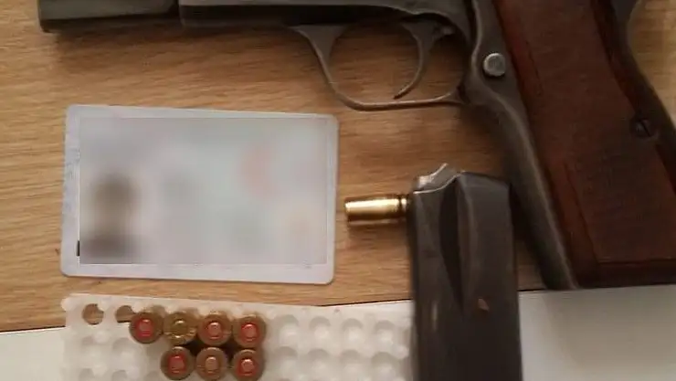 'Şüpheli şahsın üzerinden tabanca çıktı'
