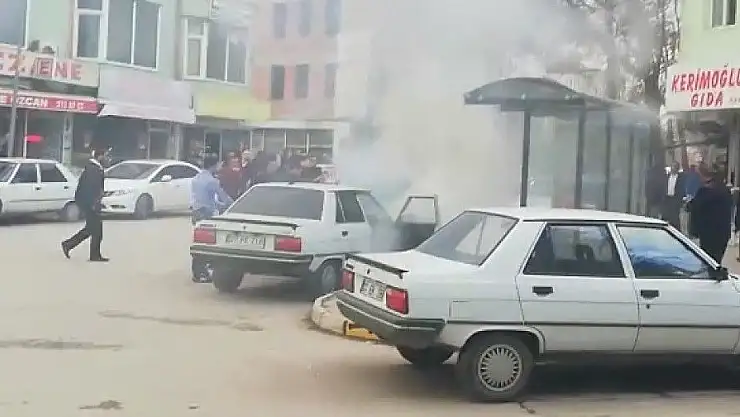 'Bagajındaki yangın söndürücü sayesinde aracını yanmaktan kurtardı'