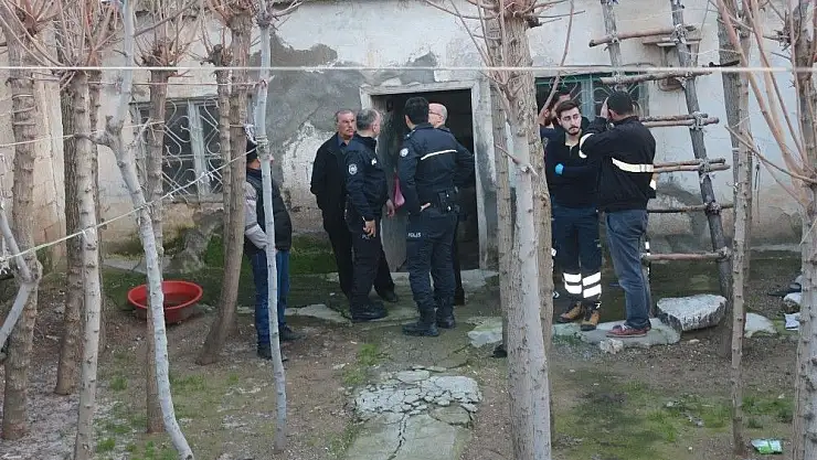 'Yaşlı adam evinde ölü bulundu'