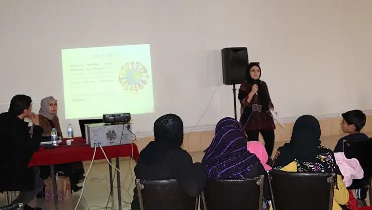 'Elazığ´da ''Erken Yaşta ve Zorla Evliliklerle Mücadele'' semineri'