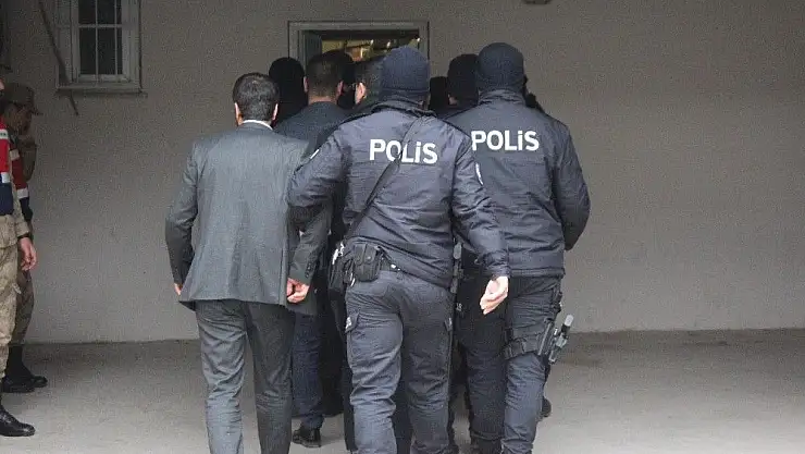 'Elazığ´da tefeci operasyonu: 12 şüpheli adliyeye sevk edildi'