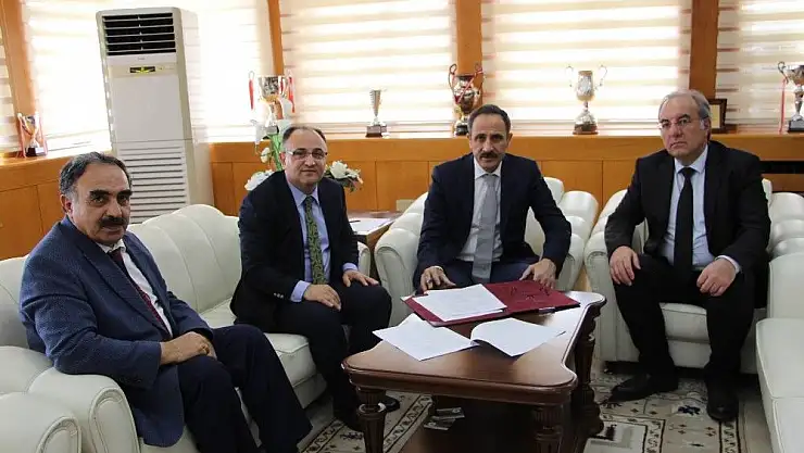 'FÜ ile İŞKUR arasında iş birliği  protokolü'