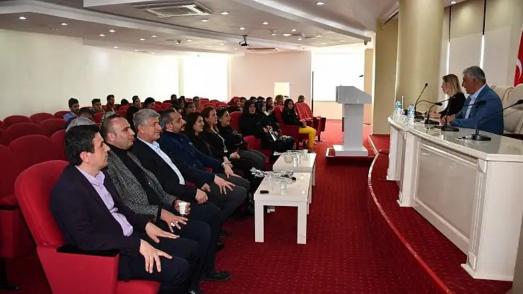 '8 Mart Dünya Kadınlar Gününde Aile İçi İletişim eğitimi düzenledi'