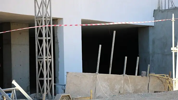 'İnşaattan düşen sıva işçisi hayatını kaybetti'