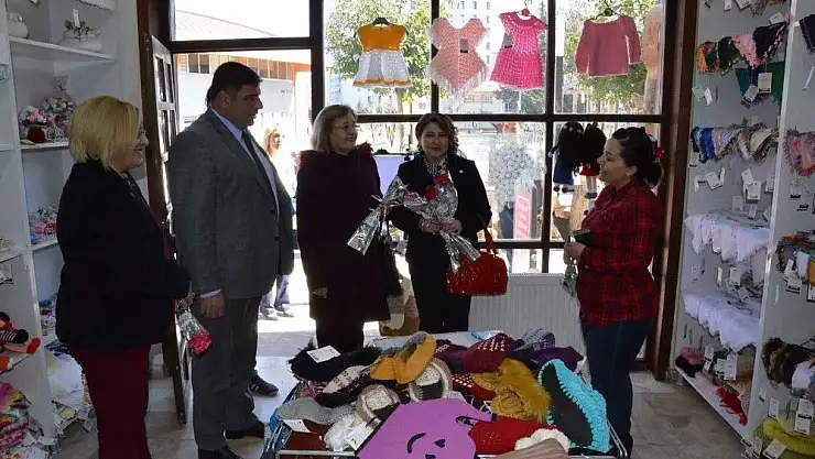 'Parlak 8 Mart Dünya Kadınlar Gününü unutmadı'