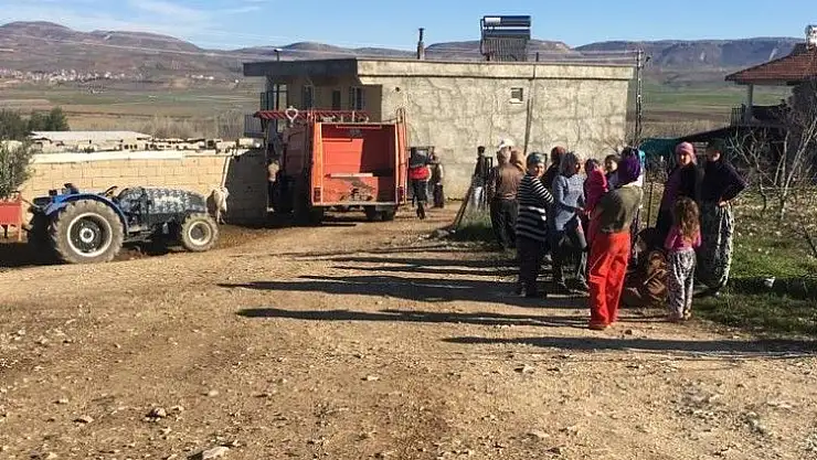 'Ev yangınında 4 kişi dumandan etkilendi'