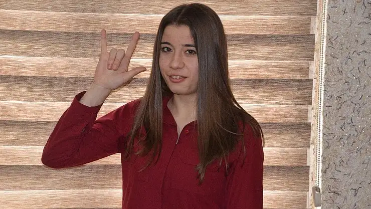 'İşaret diliyle engellilerin sesi oldu'