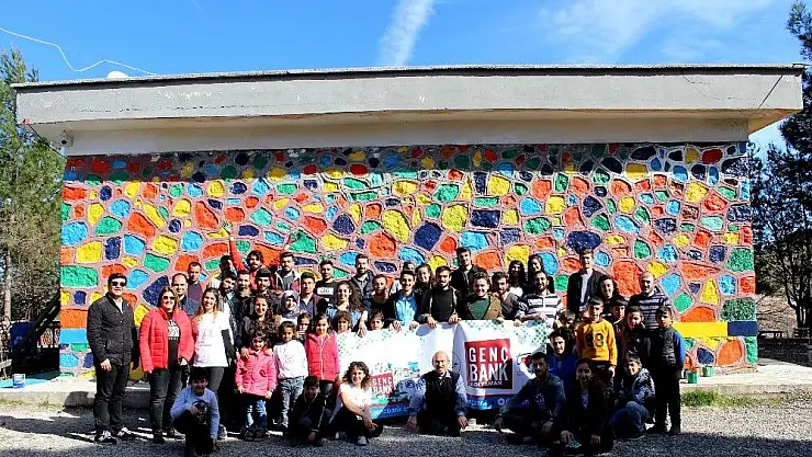 'Okullar gökkuşağı gibi rengarenk oldu'