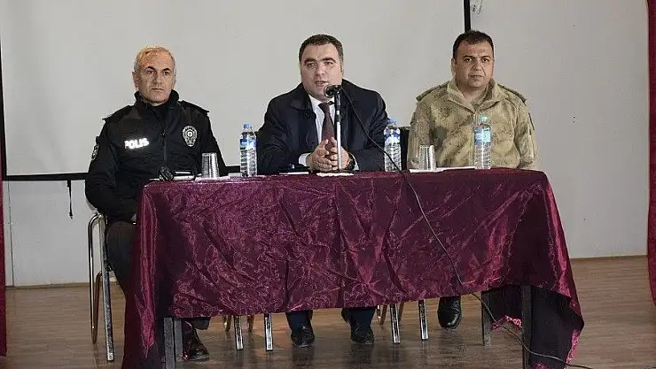 'Palu´da, muhtar adaylarıyla seçim güvenliği toplantısı'