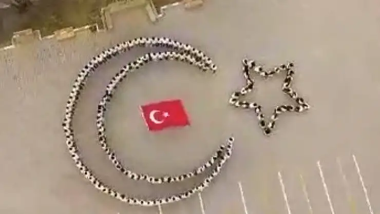 'Elazığ´da 250 öğrenci ile muhteşem kareografi'