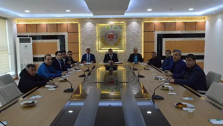 'Kuru Kayısı Lisanslı Depo Tebliği anlatıldı'