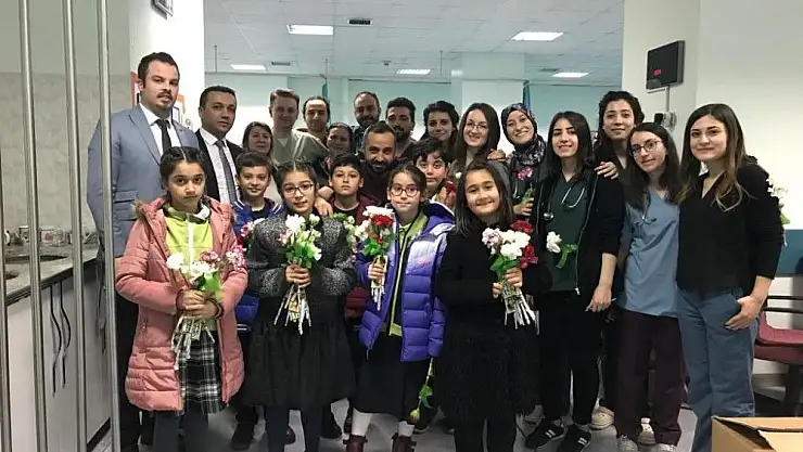 'Öğrenciler 14 Mart Tıp bayramını unutmadı'