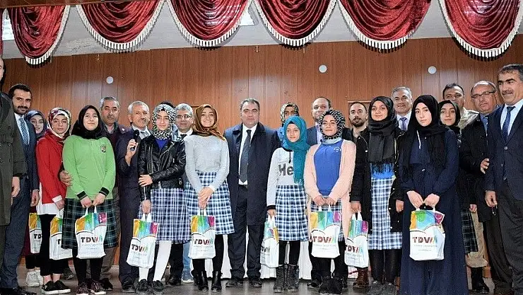 'Palu´da ''Çanakkale Şehitlerine'' şiir okuma yarışması'