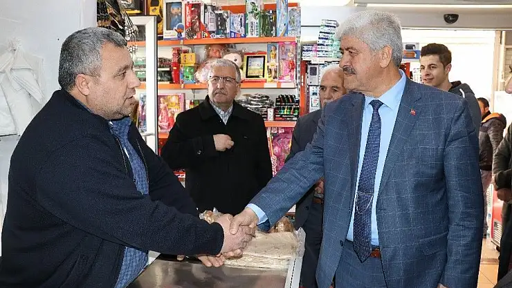 'Ekinci pazar esnafını ziyaret etti'