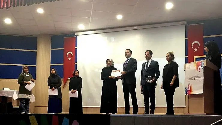 'Kitap okuyarak Umre kazandılar'