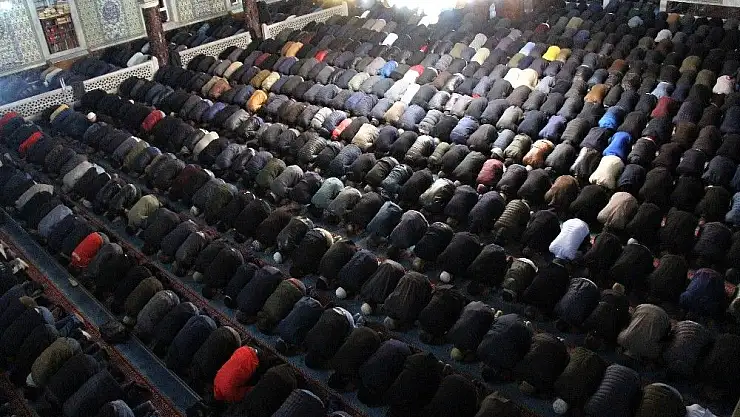 'Elazığ´da Miraç Kandili´nde camiler doldu'