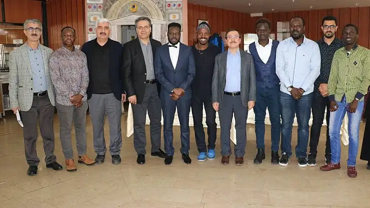 'Rektör Kızılay, Afrikalı öğrencilerle buluştu'